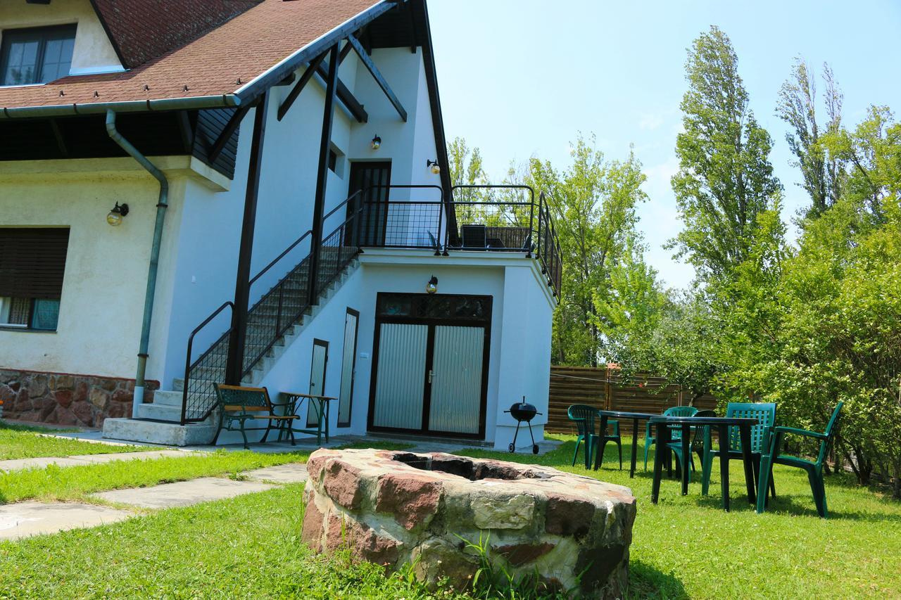 Nefelejcs Villa Zamárdi Buitenkant foto